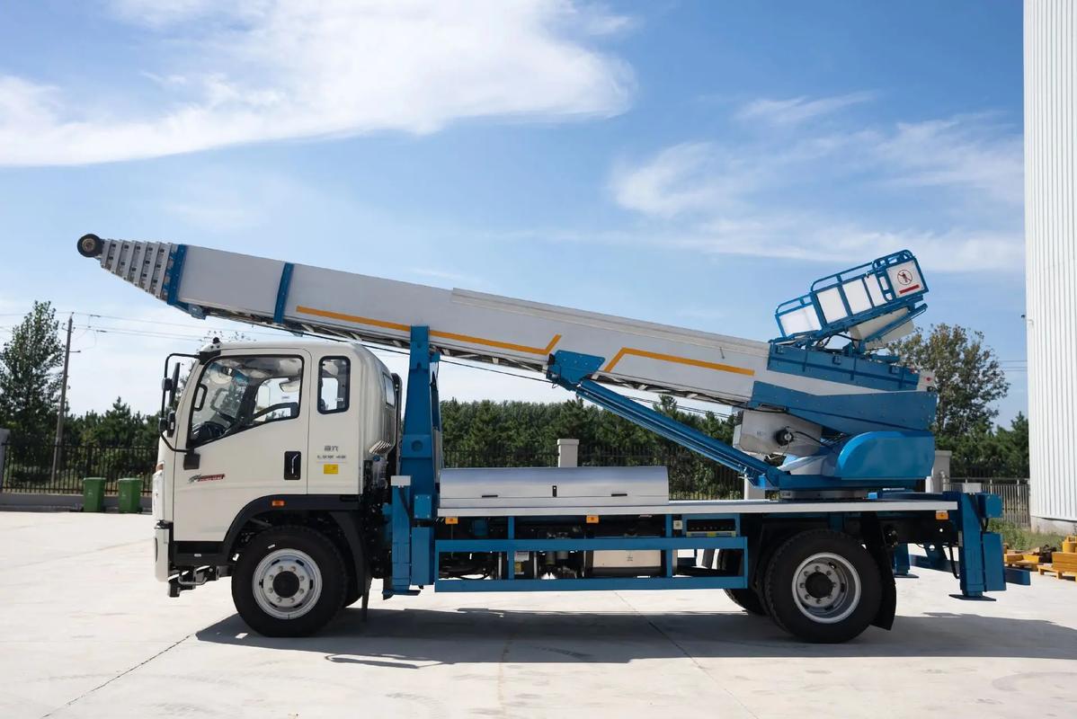 常宁云梯上料车租赁费用